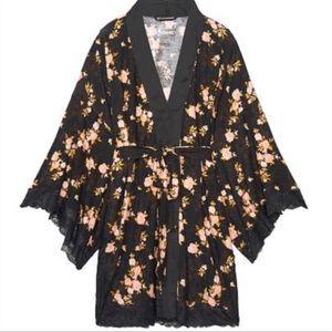 Victoria’s Secret Heavenly Kimono Style Robe